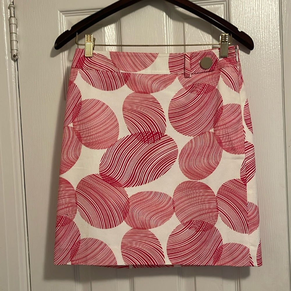 Ann Taylor mini skirt, size 0P.